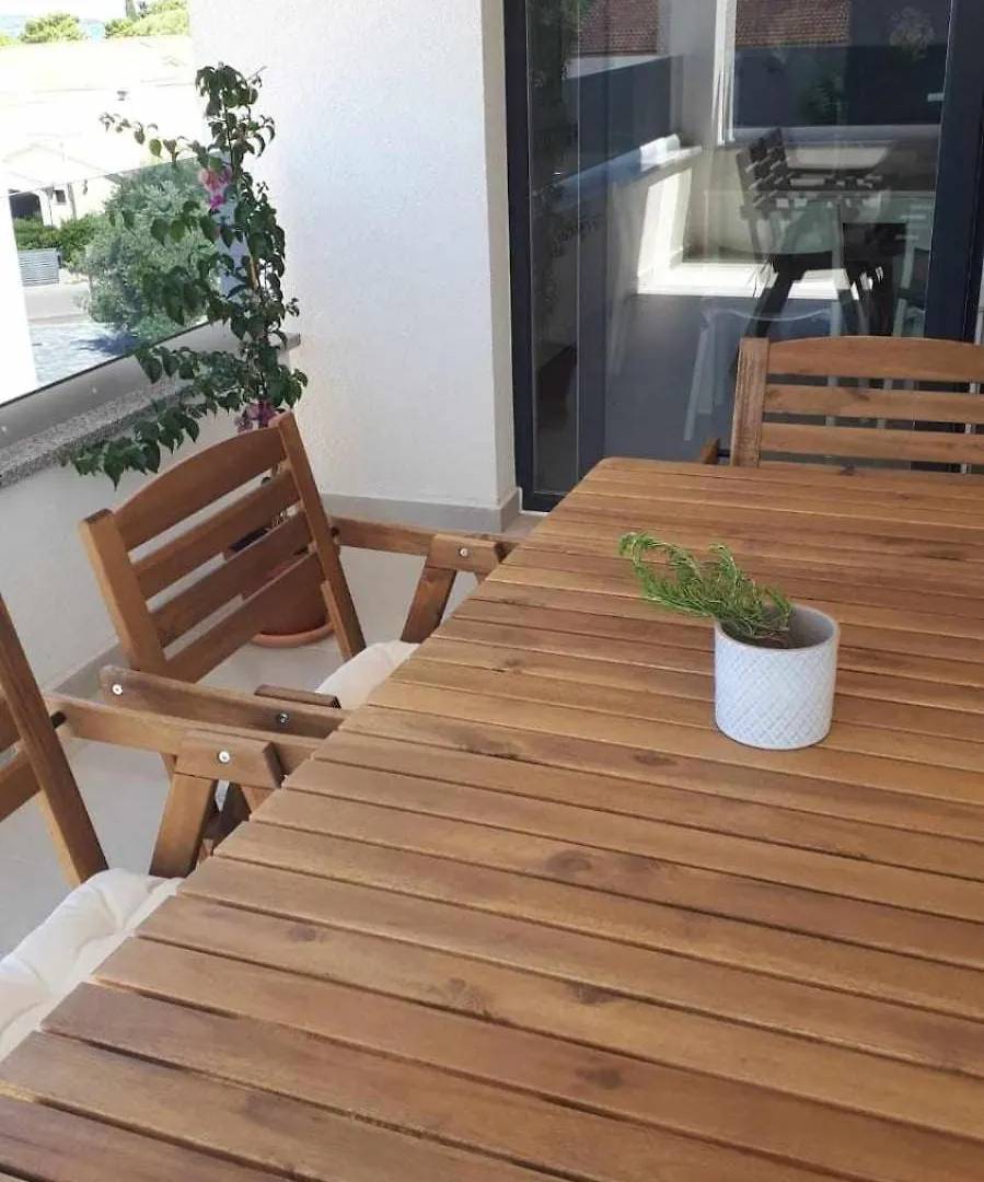 Daire Apartman Milina Biograd Na Moru